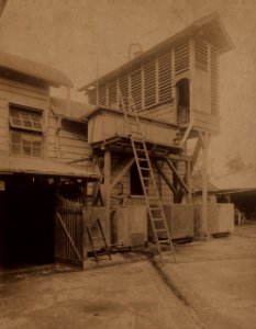 KITLV - 400966 - Workshop of the Curacao Trading Company at Steenbakkerijstraat, Paramaribo - circa 1900-1910