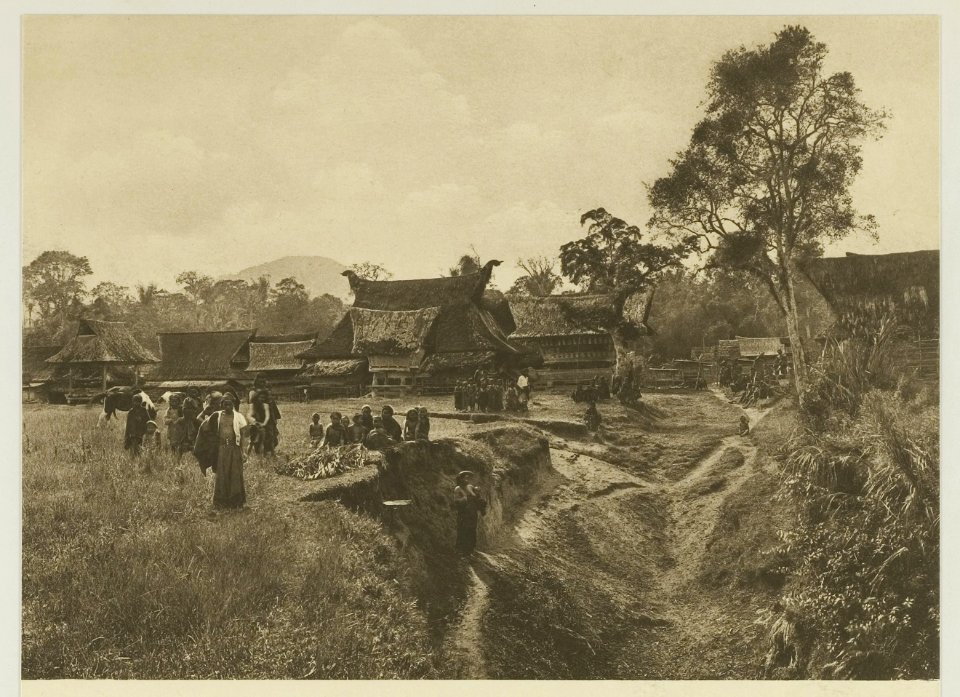 KITLV - 26876 - Kleingrothe, C.J. - Medan - Rakut Besi, Batak country - circa 1905
