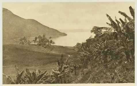 KITLV - 26892 - Kleingrothe, C.J. - Medan - Harang Gaul at the Toba Lake - circa 1905