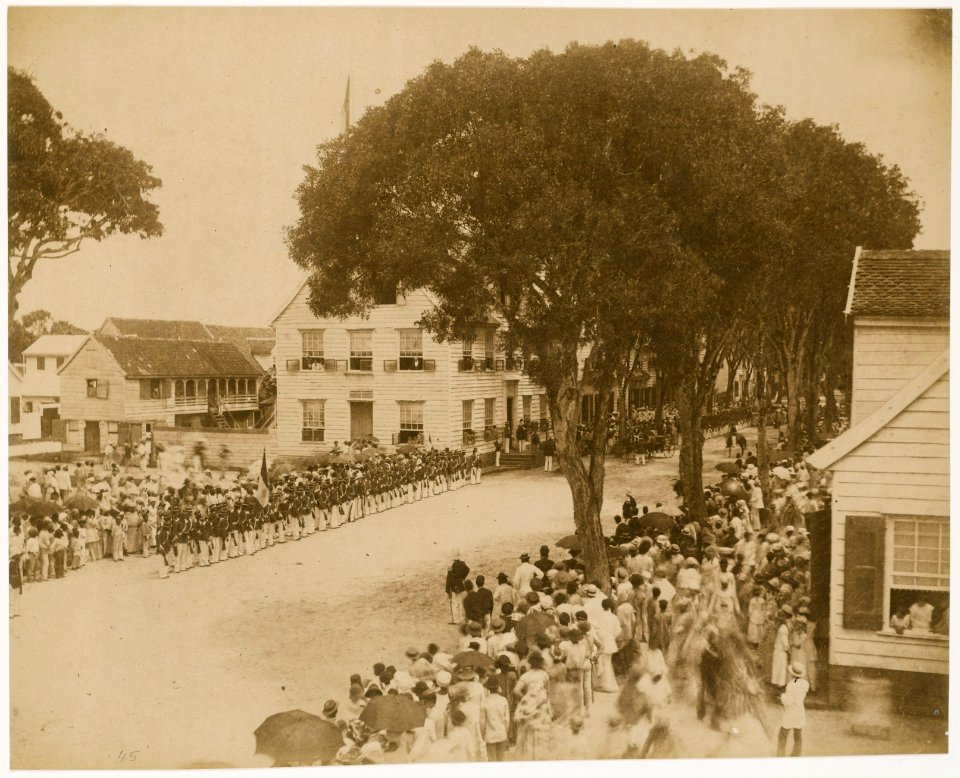 KITLV - 39046 - Muller, Julius Eduard - Paramaribo - Acceptance of the government by the new governor, Mr. H. J. Smidt at Paramaribo - 1885