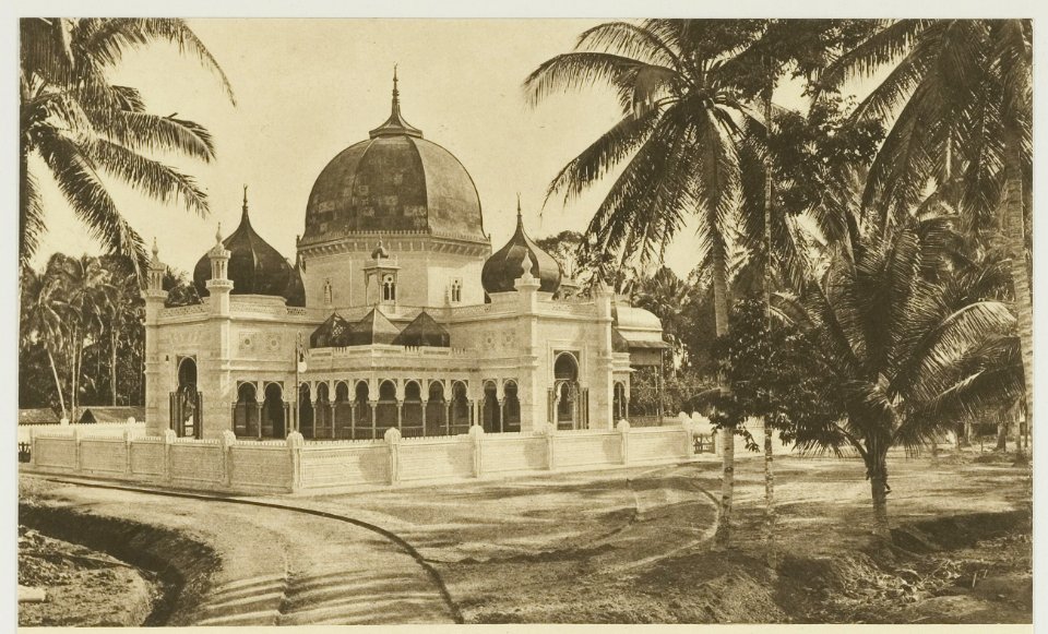 KITLV - 26916 - Kleingrothe, C.J. - Medan - Mosque at Tanjung Pura, East Coast of Sumatra - circa 1905