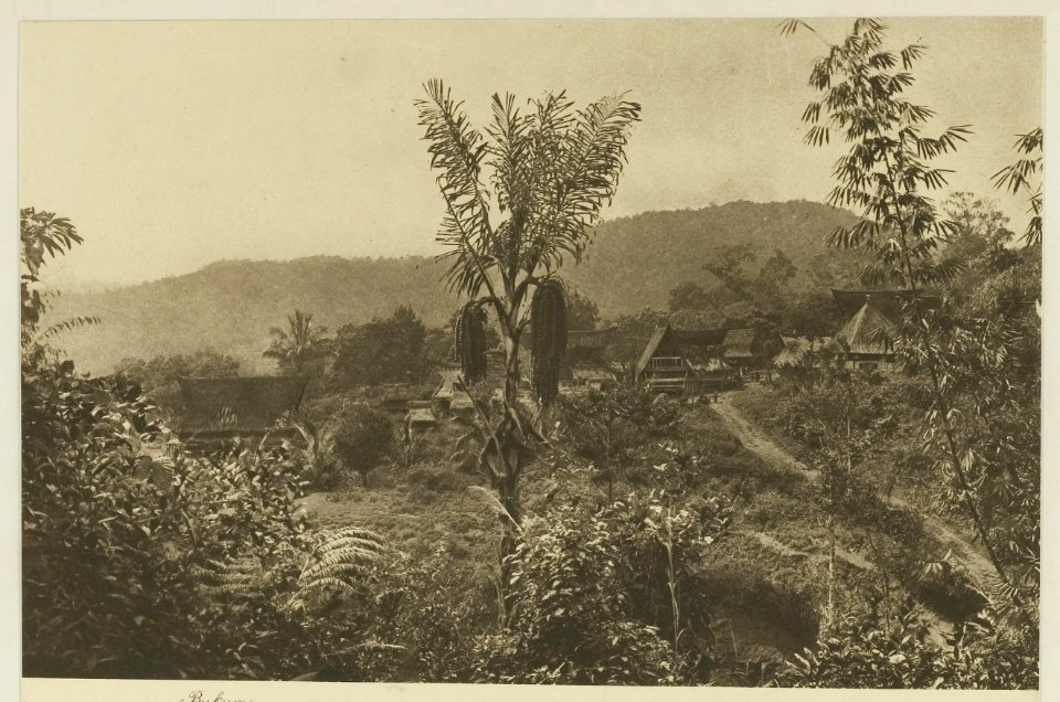 KITLV - 26920 - Kleingrothe, C.J. - Medan - Bukum village, East Coast of Sumatra - circa 1905