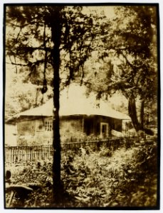 KITLV - 16052 - Junghuhn, Franz Wilhelm (1809-1864) - House of Franz Wilhelm Junghuhn at Lembang near Bandung - circa 1860