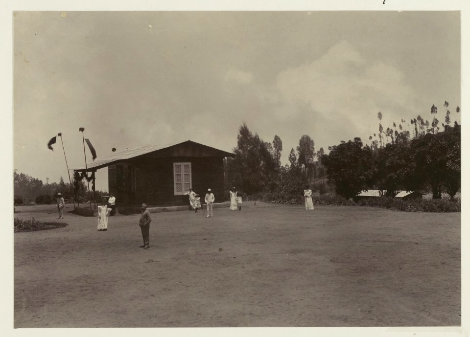KITLV - 27011 - Kurkdjian, Ohannes - Soerabaja - Hotel Tengger, Tosari, East Java - circa 1890