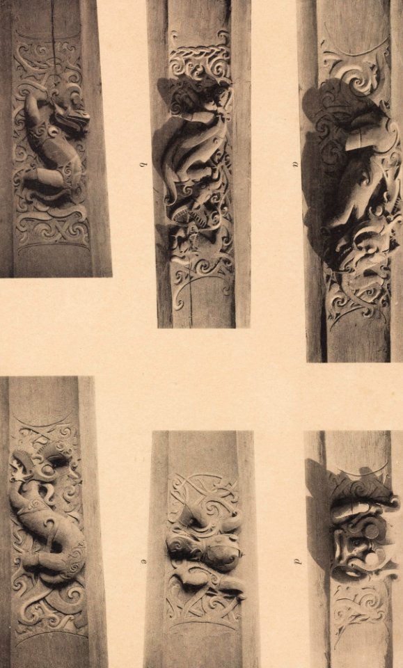KITLV - 173511 - Demmeni, J. - Wood carvings on the house of Kwing Irang, Kayan head on the Upper Mahakam in Borneo - 1890-1904