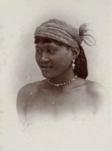 KITLV - 50186 - Lambert & Co., G.R. - Singapore - A Dayak man - circa 1900