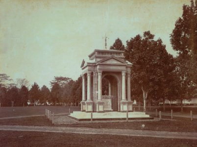 KITLV - 43107 - Kleingrothe, C.J. - Medan - The Tamiang monument at Medan, Sumatra - circa 1900