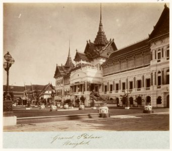 KITLV - 29198 - Lambert & Co., G.R. - Singapore - The grand palace in Bangkok - circa 1897 photo