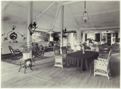 KITLV - 2954 - Kurkdjian - Soerabaja - Porch of the house of Mr. A. Paets tot Gansoyen in Sawahan, Surabaya - 1909