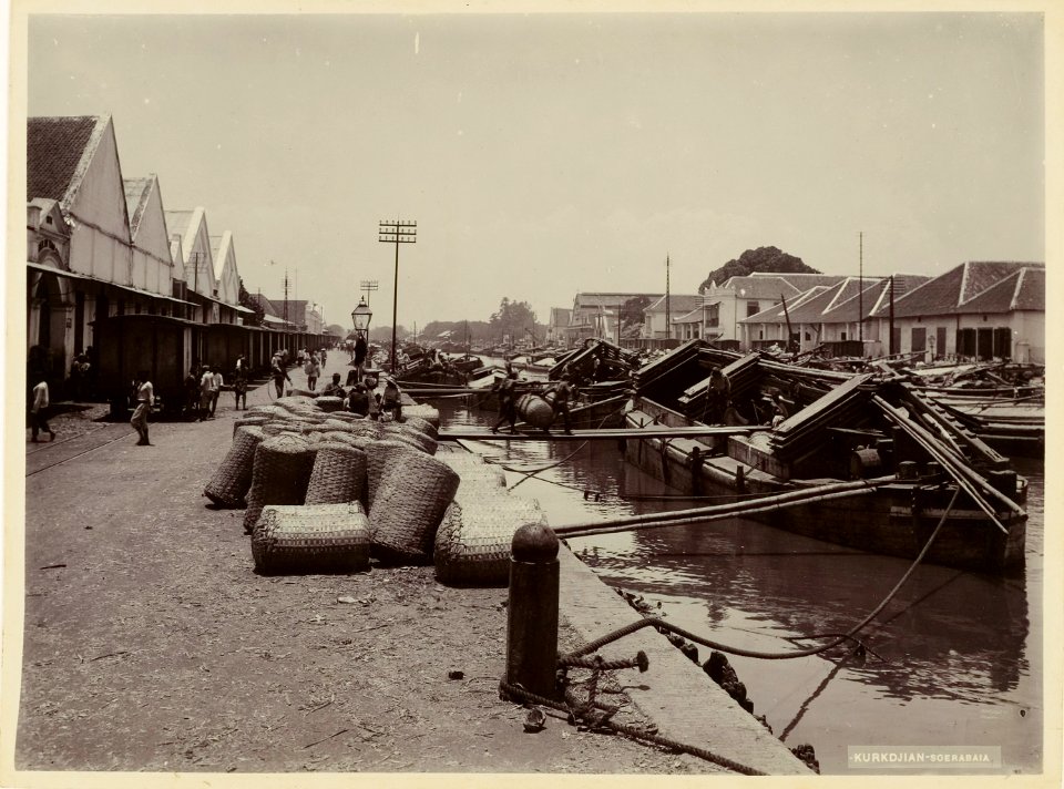 KITLV - 29988 - Kurkdjian - Soerabaja - Kalimas, Surabaya - circa 1920