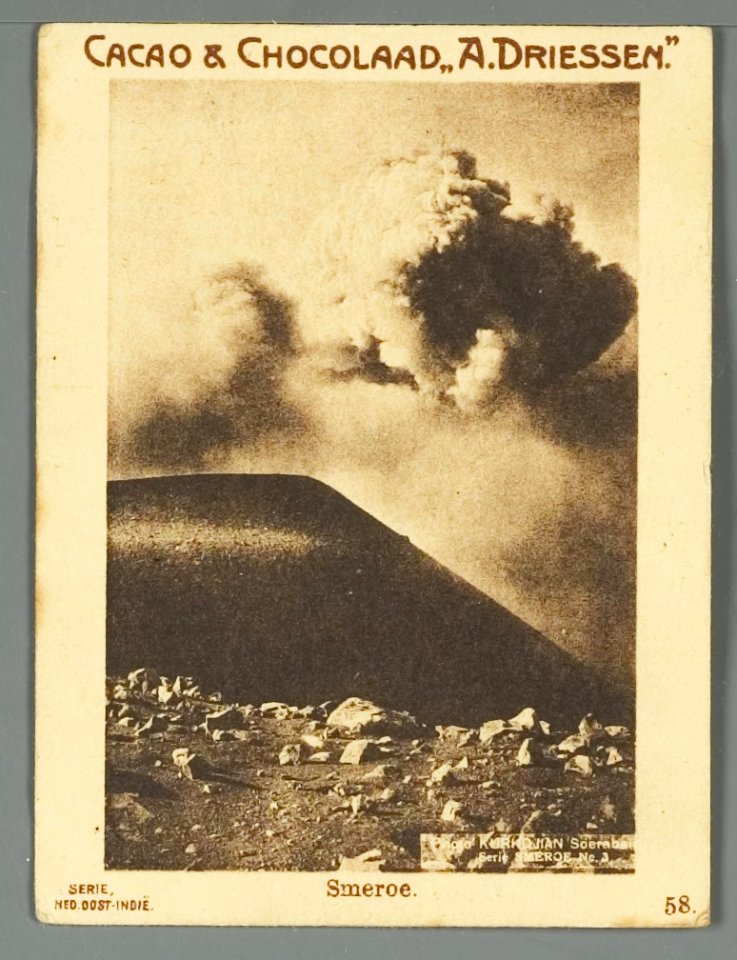 KITLV - 500058 - Kurkdjian, Photo - Soerabaja - Smeroe, volcano Semeru, Java - circa 1930