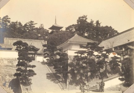 KITLV - 65869 - Temple in Onomichi in Japan - presumably 1900-1902