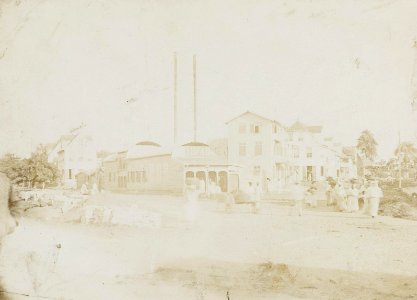 KITLV - 57918 - Ice factory of Sträter, Esser & Co. firm, Paramaribo - circa 1900 photo