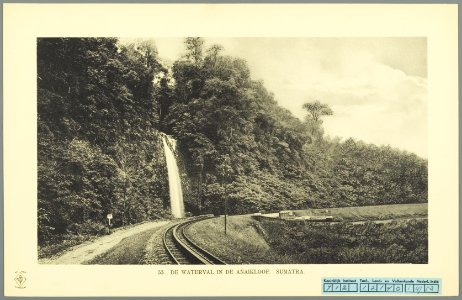 KITLV - 37383 - Demmeni, J. - Tulp, De - Haarlem - Waterfall near the railway by Anai Gorge, Sumatra - 1911