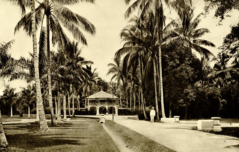 KITLV - 78287 - Kleingrothe, C.J. - Medan - Headquarters of the Amsterdam Deli Company at Padang Bulan in Medan, Sumatra - circa 1900