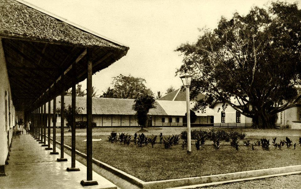 KITLV - 78291 - Kleingrothe, C.J. - Medan - Hospital for coolies of the Amsterdam Deli Company in Medan at Padang Bulan, Kotanopan, Mandailing Natal - circa 1900