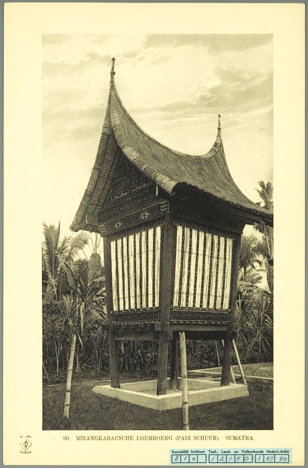 KITLV - 37419 - Demmeni, J. - Tulp, De - Haarlem - A Minangkabau lumbung (rice barn) - 1911