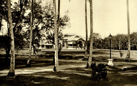 KITLV - 78301 - Kleingrothe, C.J. - Medan - Assistant's house on a tobacco plantation of the Amsterdam Deli Company in Medan Gloegoer to - circa 1900