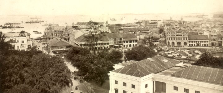KITLV - 79899 - Kleingrothe, C.J. - Medan - District in Singapore, probably seen from the bell tower of the Queen Victoria Memorial Hall - circa 1910
