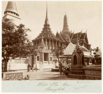 KITLV - 29196 - Lambert & Co., G.R. - Singapore - Palace Temple Wat Pra Keo in Bangkok - circa 1897 photo