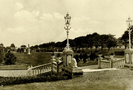 KITLV - 78484 - Kleingrothe, C.J. - Medan - Peace Park at Banda Aceh (Kotaraja) - circa 1905