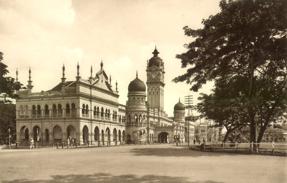 KITLV - 79943 - Kleingrothe, C.J. - Medan - Headquarters of the government in Kuala Lumpur - circa 1910