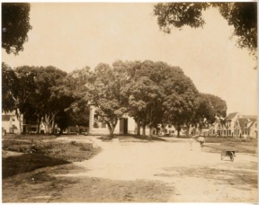 KITLV - 39027 - Muller, Julius Eduard - Paramaribo - Church Square with the Reformed Church, Paramaribo - circa 1885