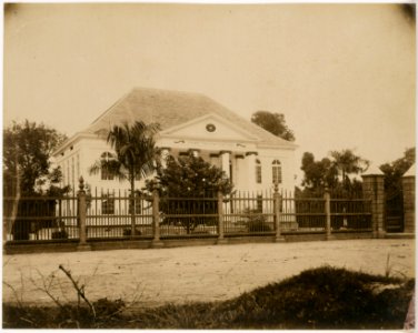 KITLV - 39035 - Muller, Julius Eduard - Paramaribo - High German-Jewish (Dutch-Jewish) synagogue Neve Salom in the Keizerstraat in Paramaribo - circa 1885