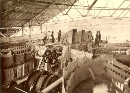 KITLV - 79959 - Kleingrothe, C.J. - Medan - Puddling machinery, presumably at a tin mine in Sungai Besi in Kuala Lumpur - circa 1910