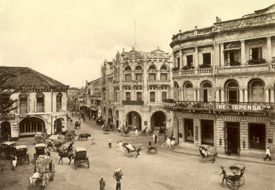 KITLV - 79893 - Kleingrothe, C.J. - Medan - Raffles Place and King Street in Singapore - circa 1910
