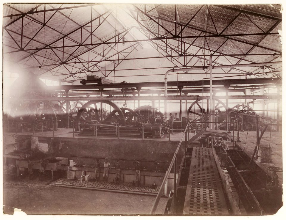 KITLV - 30206 - Kurkdjian, N.V. Photografisch Atelier - Soerabaja - Sugar company in East Java - 1921