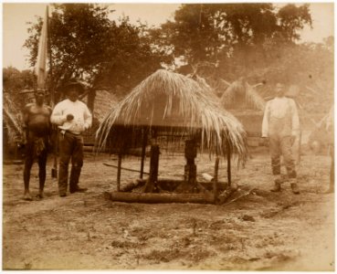 KITLV - 39075 - Muller, Julius Eduard - Paramaribo - A small shrine in a Maroon village in Surinam - circa 1885