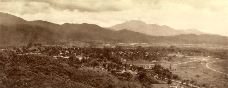KITLV - 80003 - Kleingrothe, C.J. - Medan - Mountains around Taiping - circa 1910