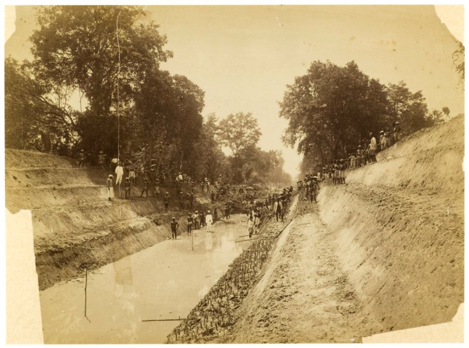 KITLV - 40320 - Stafhell & Kleingrothe - Medan - Construction of a railway in Deli - circa 1890