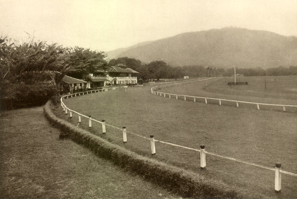 KITLV - 80031 - Kleingrothe, C.J. - Medan - Racetrack at Penang Island, Malaysia - circa 1910
