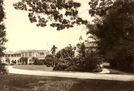 KITLV - 80035 - Kleingrothe, C.J. - Medan - Resident's house at Penang - circa 1910 photo