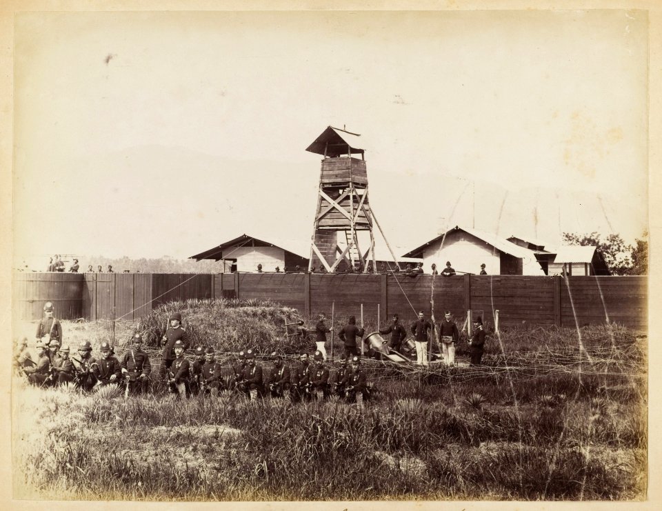 KITLV - 34044 - Lambert & Co., G.R. - Singapore - Soldiers of the Dutch-Indian Army with rifles drawn by Benteng Lamb Peneroet in Great Aceh - 1893