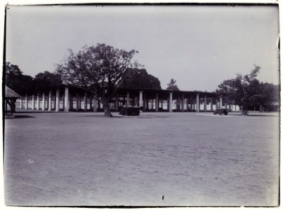 KITLV - 34179 - Kurkdjian, N.V. Photografisch Atelier O. - Soerabaja - Alun-alun at Surakarta - circa 1915