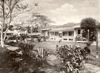 KITLV - 80218 - Kleingrothe, C.J. - Medan - White Club at Medan, Sumatra - 1898