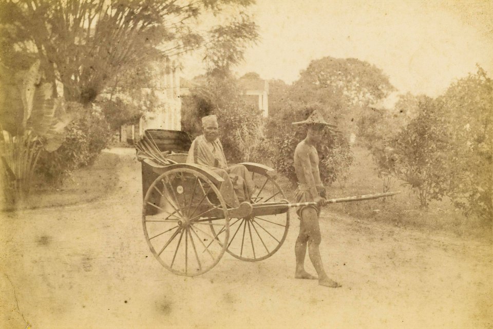 KITLV - 409193 - European man in a rickshaw, possibly in Singapore - circa 1890