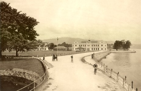 KITLV - 80025 - Kleingrothe, C.J. - Medan - Offices of the municipal government at Penang - circa 1910 photo