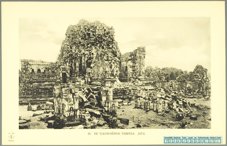 KITLV - 37353 - Demmeni, J. - Tulp, De - Haarlem - Ruins of the main temple Candi Sewu in Central Java - 1911