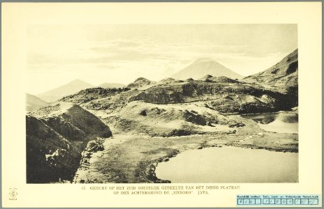 KITLV - 37377 - Demmeni, J. - Tulp, De - Haarlem - Dieng plateau from the southeast with the Sindoro in the background (Gunung Sindara or Sundoro) - 1911