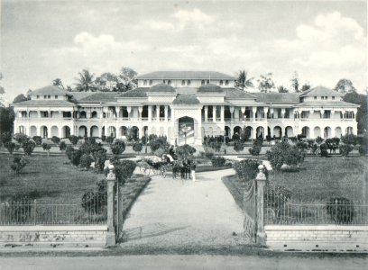 KITLV - 80220 - Kleingrothe, C.J. - Medan - Palace of the Sultan of Deli at Medan, Sumatra - 1898