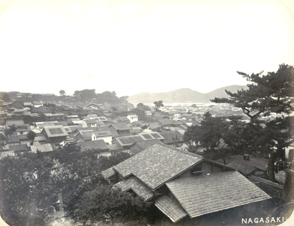 KITLV - 83042 - Houses in Nagasaki in Japan - before 1880