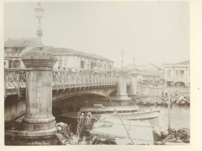 KITLV - 50205 - Lambert & Co., G.R. - Singapore - Reid Bridge in Singapore - circa 1900 photo