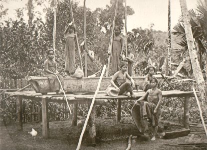 KITLV - 80256 - Kleingrothe, C.J. - Medan - Batak women pounding rice, presumably in the east coast of Sumatra - 1898
