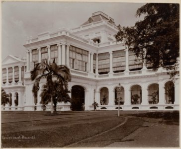 KITLV - 53172 - Lambert & Co., G.R. - Singapore - Government House in Singapore - circa 1890 photo