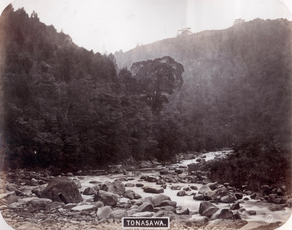 KITLV - 83056 - River at Tanasawa in Japan - before 1880