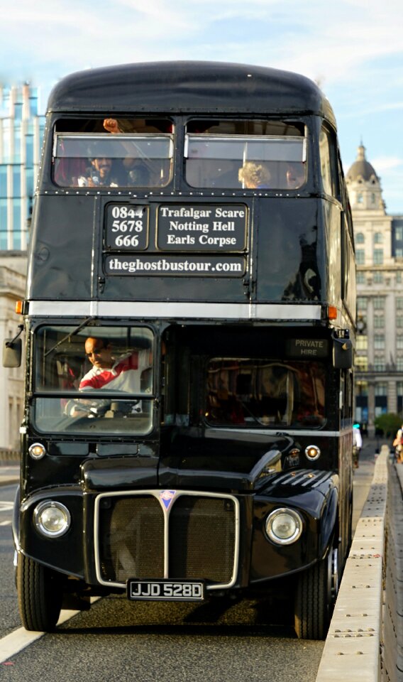 Bus black routemaster